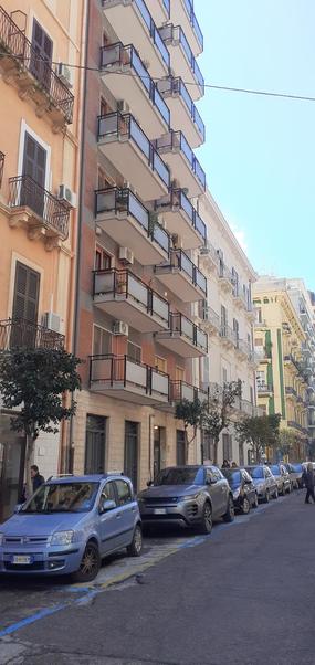 Via Nitti plurivani di mq 210 con vista mare in Vendita