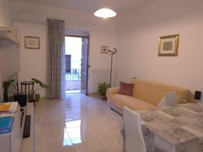 Via Argentina, rifinito trivani in Vendita